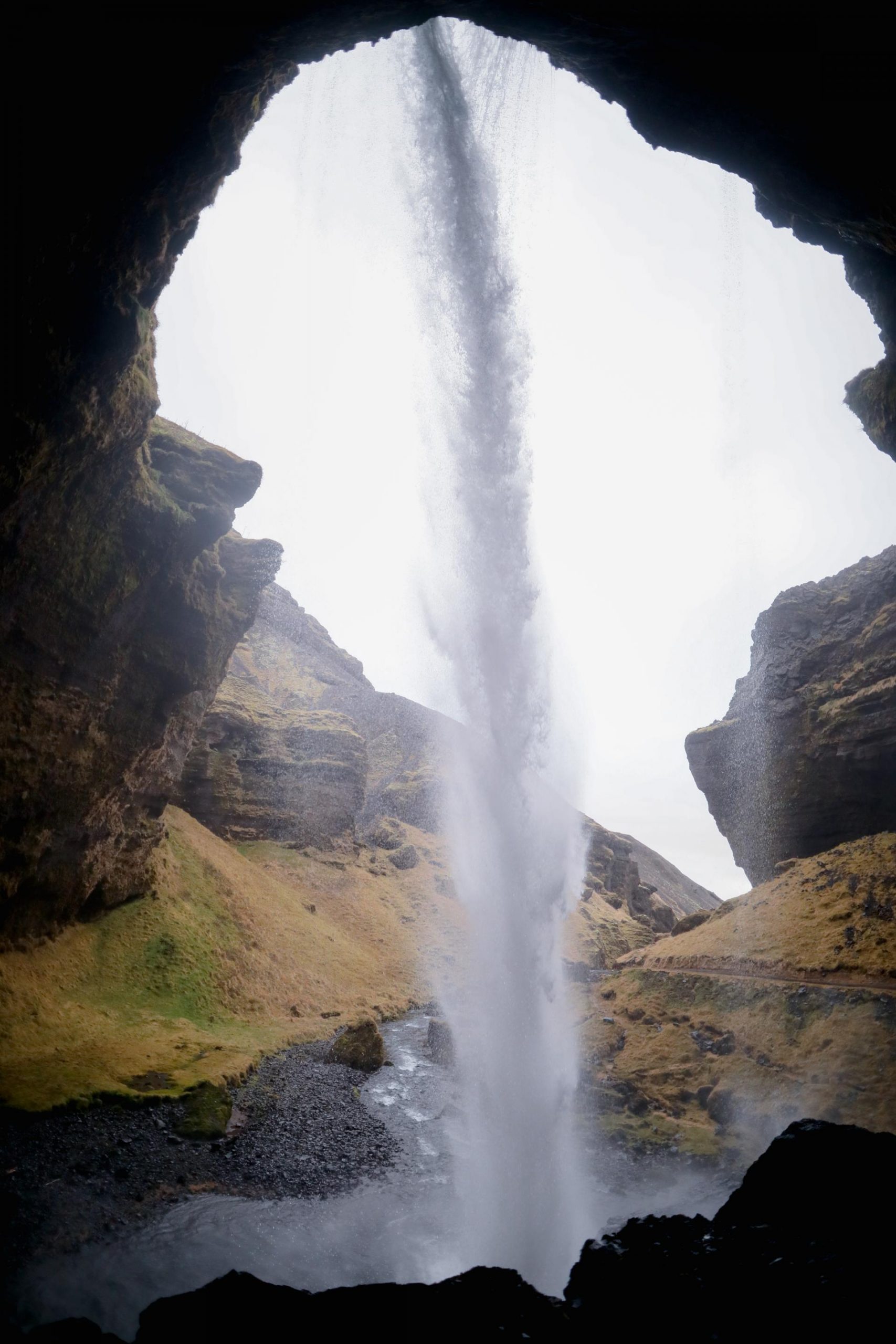 Kvernufoss la cascade cachée islandaise