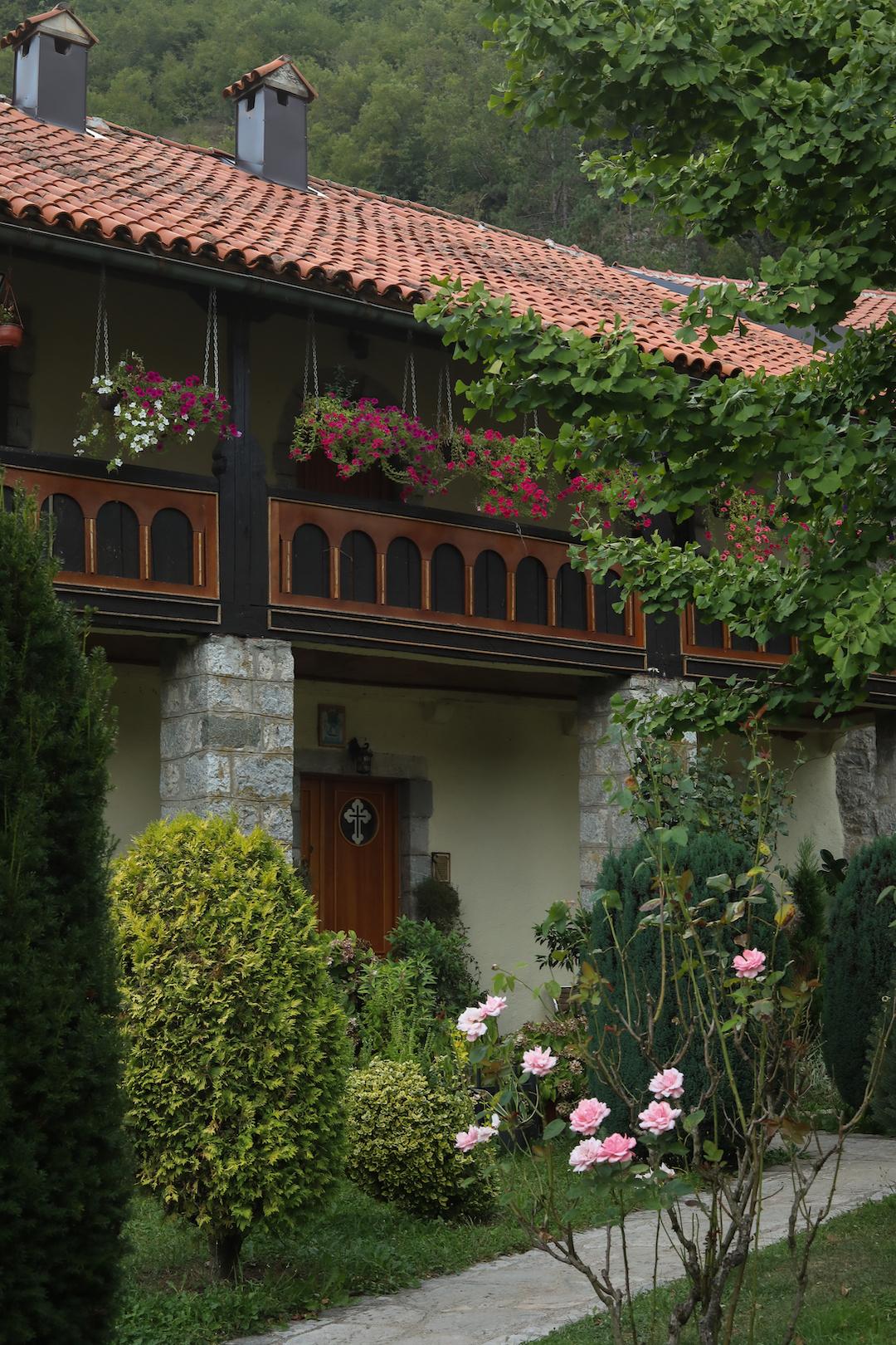 détails de l'intérieur du Monastère de la Morača au Monténégro