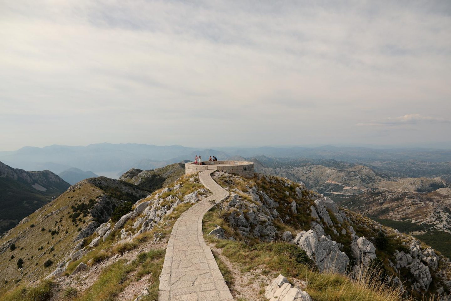 Le panorama sur le Moonténégro depuis le mont lovcen