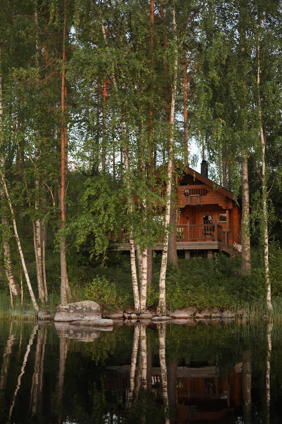un mökki finlandais vu du lac de saaima