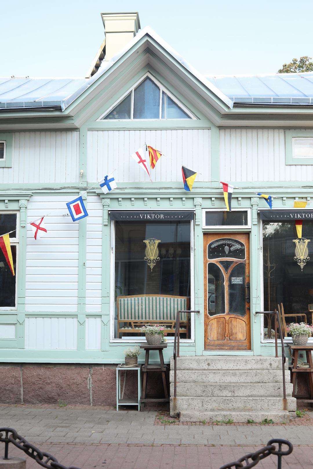 le centre ville de mariehamn et ses maisons en bois traditionnelles 